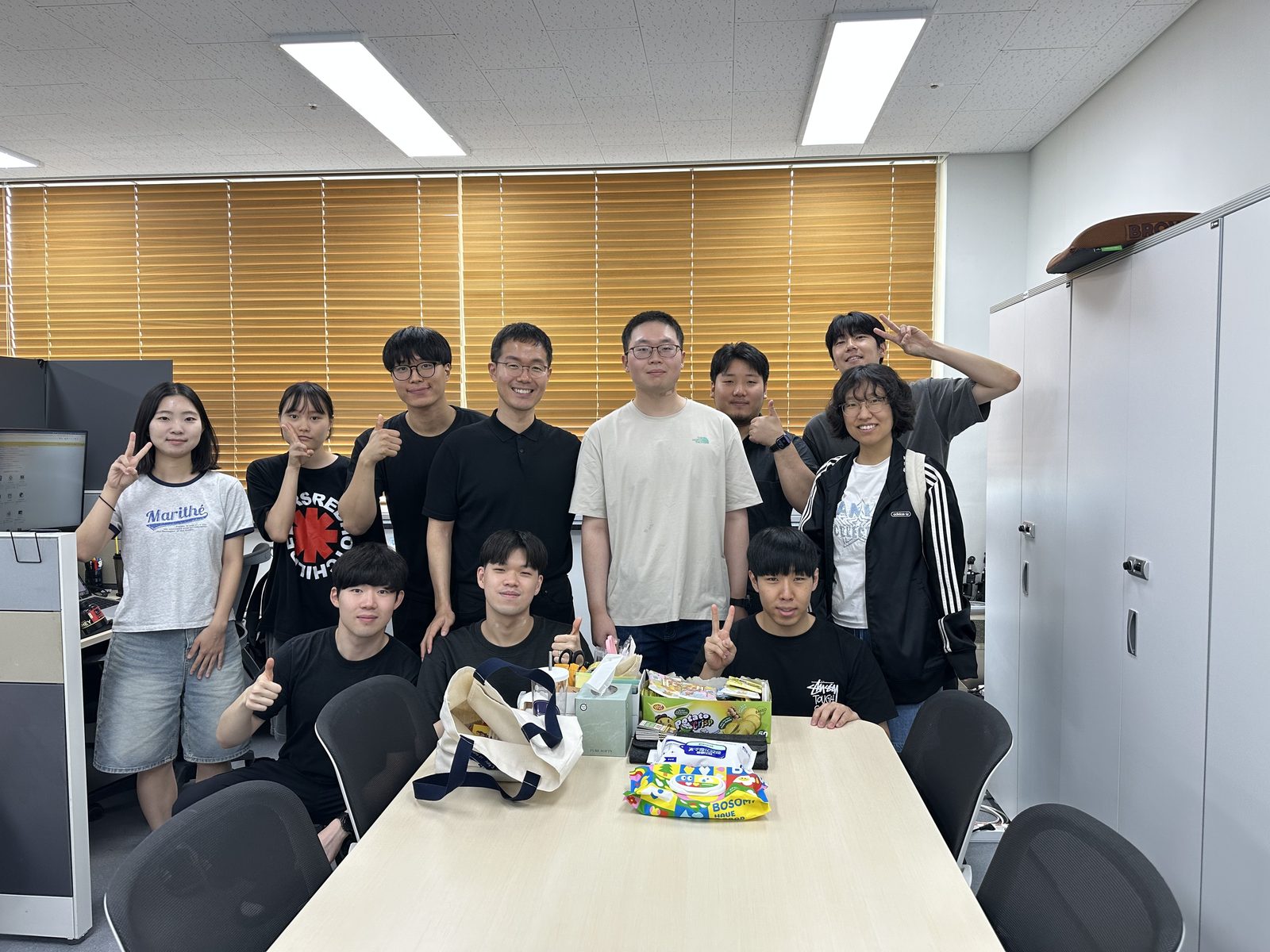 휴가 나온 학부연구원과 함께한 점심 (Lunch with Our Undergraduate Researcher on Military Leave)